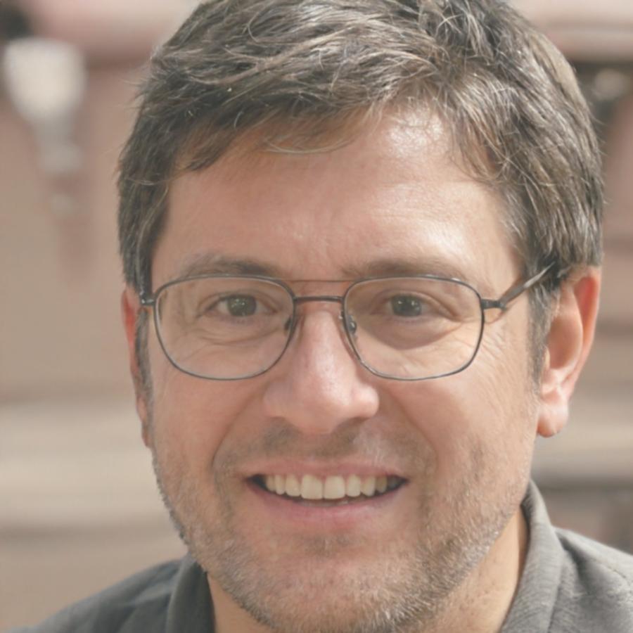 Фото Лукаса ван Хелмонта, ведущего консультанта по покупке бизнеса