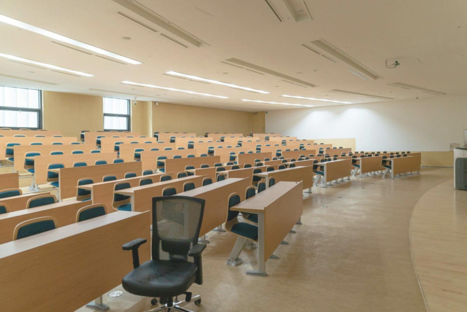 Встреча с клиентами для обсуждения стратегии покупки бизнеса